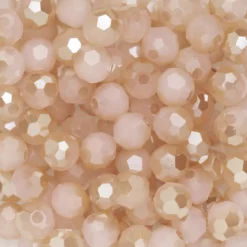 95 fasetterte glassperler på streng, 4 mm i diameter – rosa