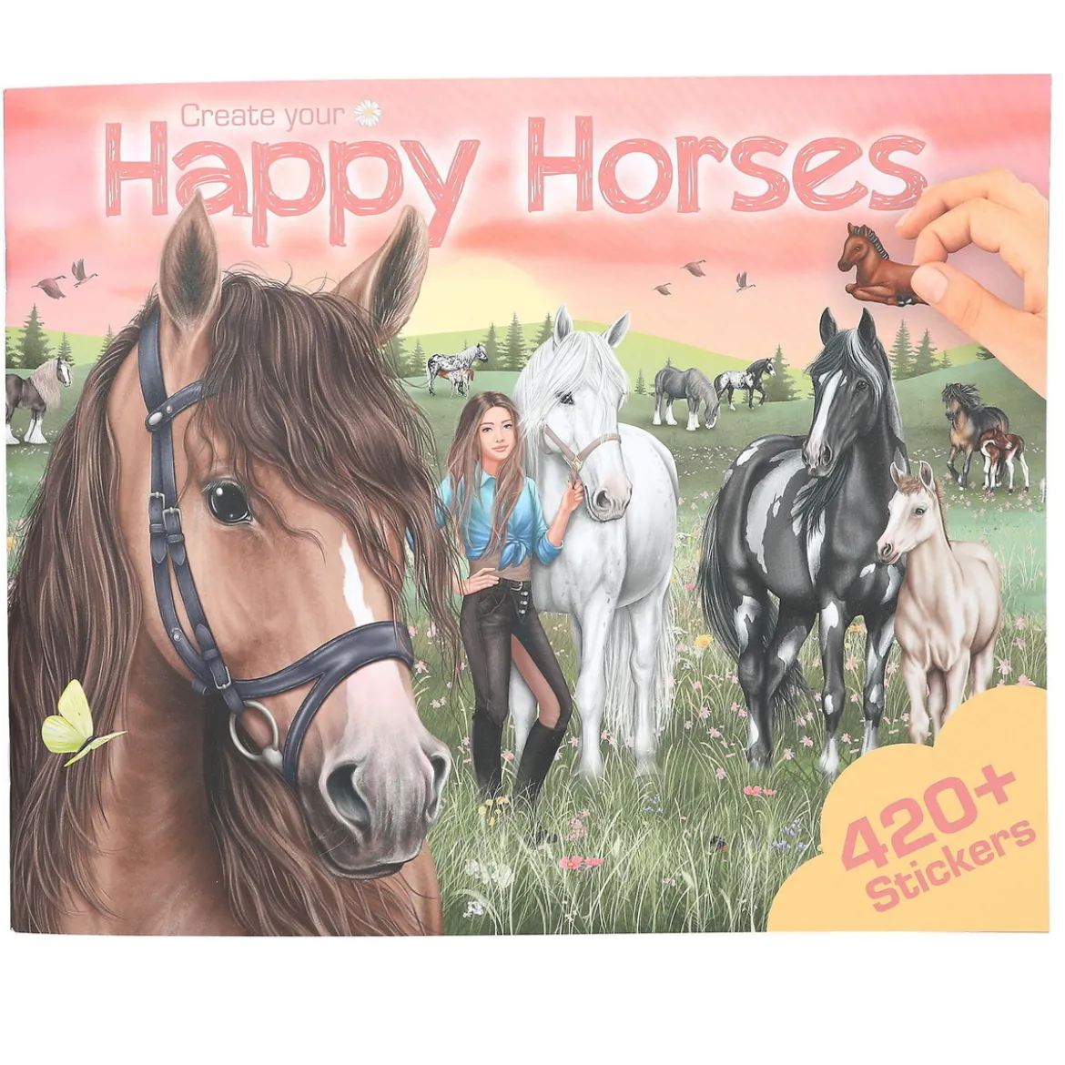 Aktivitetsbok Create your happy horses, en mengde hester! 30×24,5 cm, 24 sider + 420 klistremerker