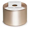 Beige satengbånd – 40 mm bredt og 8 meter langt