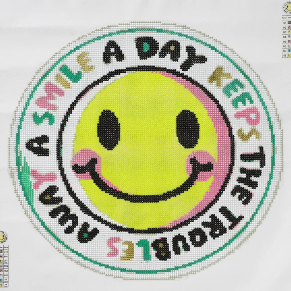Bling Dots Glow, diamond painting for barn fra 8 år – selvlysende smilefjes Ø40 cm
