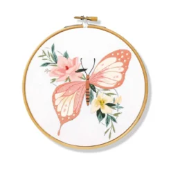 Broderisett blooming butterfly Ø20 cm – alt for å brodere en blomstrende sommerfugl