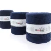 Hooked Zpagetti Medium trikotgarn 900 g mørkeblå – Blue shades ZP005–16, pris per stykk