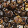 Kubeformede store brune akrylperler med myke hjørner, ca. 14–16 × 14–16 mm