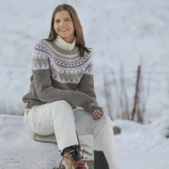 Mønsterbok 2108 Eco Highland wool – 8 mønstre til gensere og jakker for dame