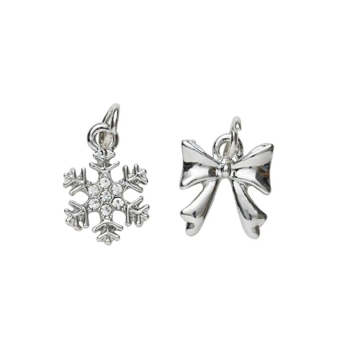 2 sølvfargede anheng / charms snøkrystall med strass Ø11 mm, sløyfe 12,5×11 mm