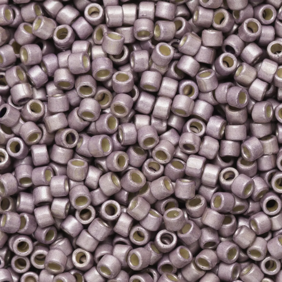 TOHO-perler 11/0 – lilla metallic matt, PF554F PF galvanized matte lavender