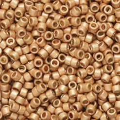 TOHO-perler 11/0 – rødbeige metallic, PF551F PF galvanized matte rose gold