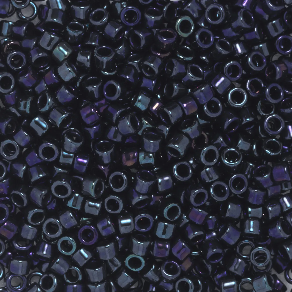 TOHO-perler 11/0 – svartoljet metallic, 82 Metallic nebula